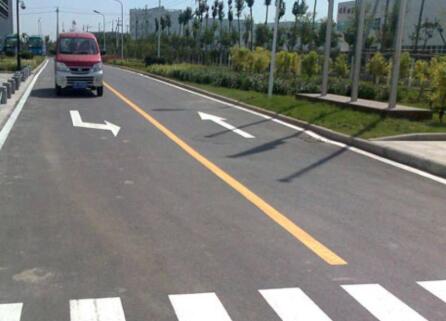 道路劃線的六大優(yōu)勢是哪些，蘇州道路劃線廠商對劃線的施工要求？
